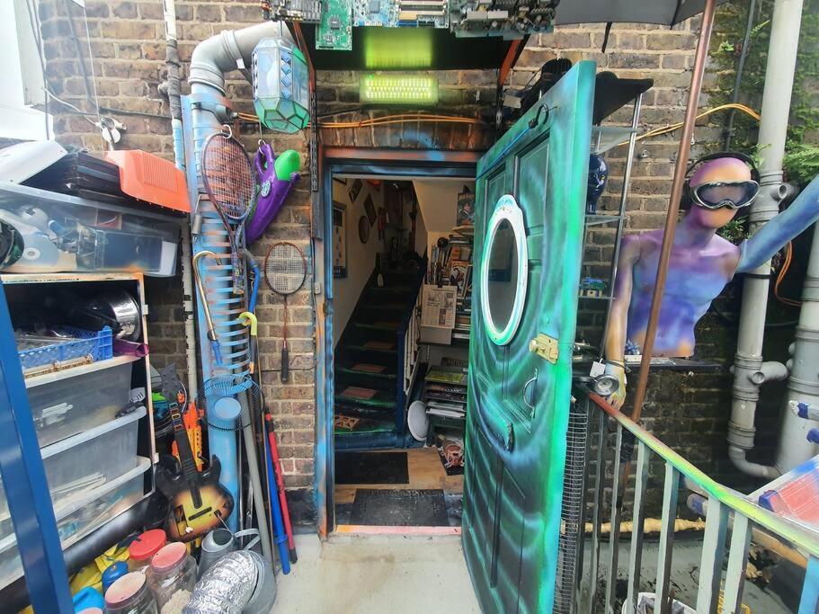 Cyber-Art Studio In Camden Apartment London Exterior photo